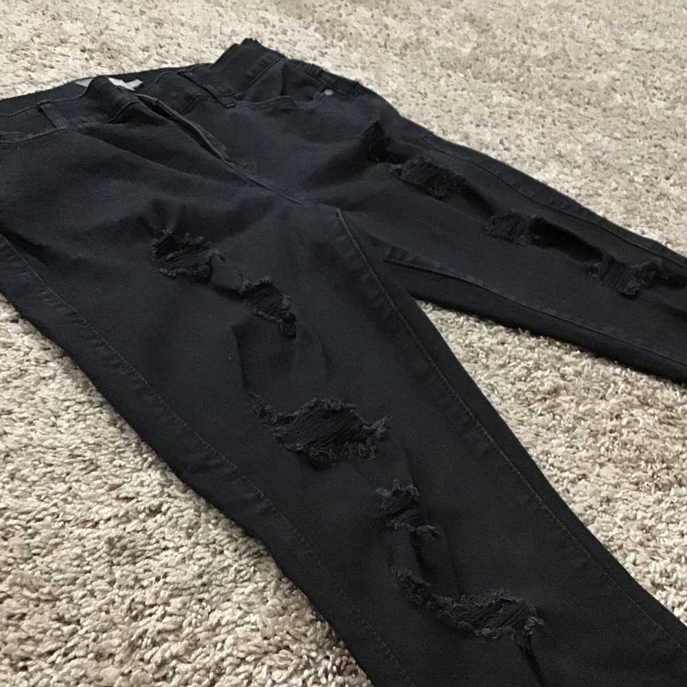 Women's Torrid Jeans Bombshell Skinny Size 14R Black Factory Distressed